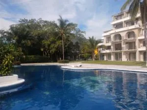 Habitaciones con baño privado en Departamento compartido en Club Santiago Manzanillo - Miramar