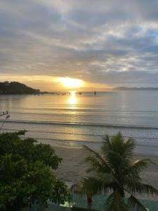 Ap pé na areia itapema frente mar