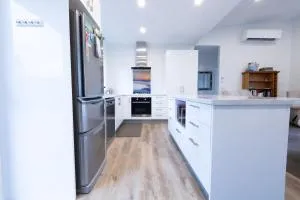 Stoney Hedge - Tokaanu