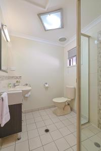 Emerald Central Palms Motel