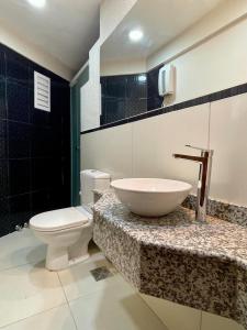 Amplio departamento sobre Av Cacique Lambaré