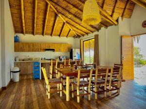 Hermosa Casa con Piscina y Playa Privada