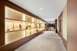 Harry-WSP JawDropView 3B2B w Parking Near SkyBus