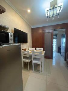 Shore Residence Pool view Mall of Asia