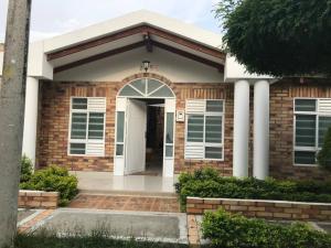 Linda casa con jacuzzi - 4hvězdičkové hotely ve městě Roldanillo