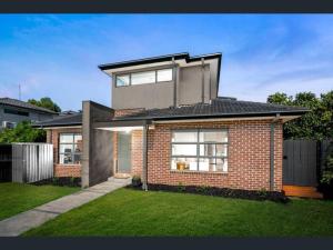 Melbourne home close to Airport & Train Station
