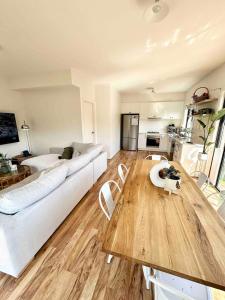 Melbourne home close to Airport & Train Station