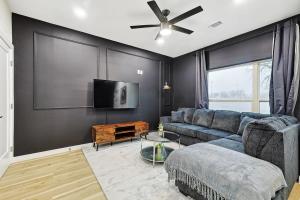 NEW 2B Townhome Near AT&T Global Life 6Flag