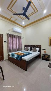 NARAYANI paying guest house