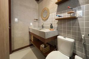 3 Suítes a 50m da Praia do Patacho, com Piscina