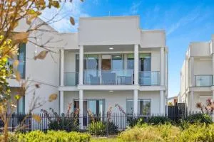 Views on Seascape - Beachfront accommodation - Sellicks Beach