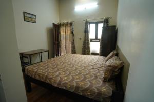 Room in Haldwani with private Kitchen & Bath