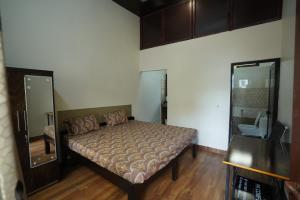 Room in Haldwani with private Kitchen & Bath