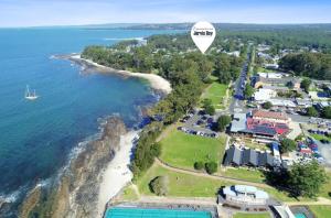 Huskisson Beach Holiday Villa by Experience Jervis Bay