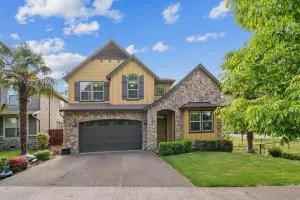 Spacious, Quiet, private, 5 BR Near Portland DT - تيغارد