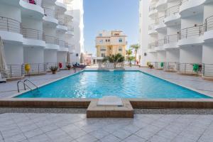 Daily rent studio pool view