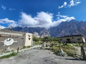 Passu Cones Hotel - Pasu