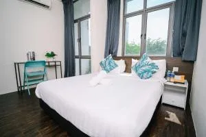 Swing & Pillows - Z Hotel Cyberjaya - 塞贝维