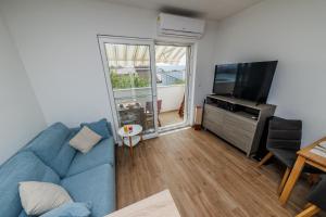 Cozy apartment with sea view