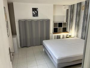 Appartements Appartement 29A - MAILLY LE CAMP : photos des chambres