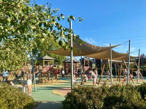 Apartment near Metro Station and Park