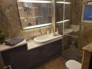 Entire Serviced Apartment in DLF-Phase 2