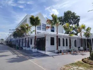 DEBUA White House - Ban Nong Riu Nang