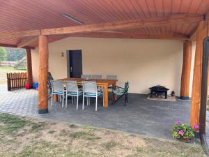 Dom Nad Jeziorem Trzy Tonie