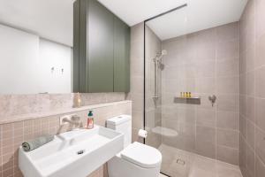 Central located 2 bedroom Apartment in Canberra with Parking