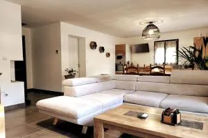 Charmante villa avec jardin - Prunete