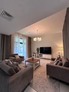 Villa in Yas Island , Abu Dhabi - Baţīn