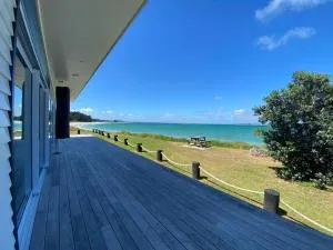 Rangi Beachfront -Luxury Beachfront Bach - Te Kao