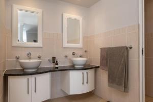 Sea View 3-Bed Apartment in Simbithi Eco Estate