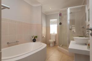 Sea View 3-Bed Apartment in Simbithi Eco Estate