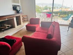 Whole flat 95 sq m by the sea close to airport with garden - Ájos Spyrídon