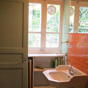 Maisons de vacances Maison de charme sur le canal de Bourgogne et pres de Chablis : photos des chambres