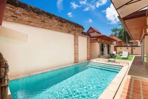 Balinese 3BR Pool Villa Freya, Spacious Courtyard, 70 m from Stay Wellbeing & Lifestyle - Ban Saiyuan (1)