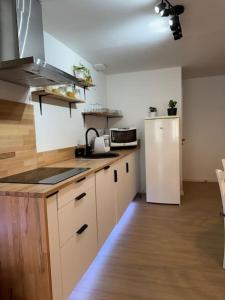 Chez Marie et Romain Ferry & Shuttle