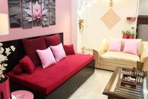 Luxurious modern 2BHK prime location Delhi (13)