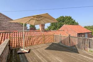 The Jefferson Arms Apartment