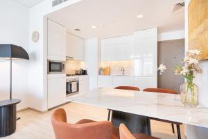 Stunning Home in Palace Residences with Cityscape