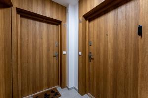 Gusta Cosy Apartment by BookingHost