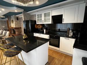 Villas Maison De Luxe Pour 14 personnes - SPA - Billard - Sport - Baby-foot : photos des chambres