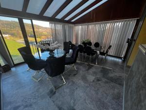 Villas Maison De Luxe Pour 14 personnes - SPA - Billard - Sport - Baby-foot : photos des chambres
