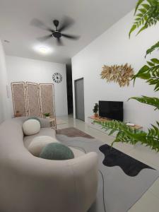RUMAH ADAM Homestay Bukit Changgang Private Pool