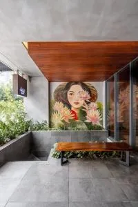 Triple E Hotel Metro Ben Thanh - Xóm Chiếu