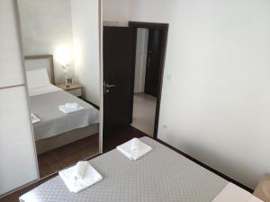 Four season seaview - lovely 2 bedroom apartment