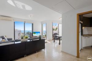ViVi Homes - La Roca Pool, Terrace, Golf & Sea View