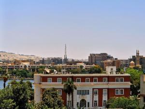 Luxurious apt with panormatic Cairo and Nile view