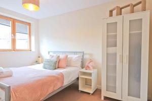 Amazing 2 Bed Townhouse walking distance from Bristol Temple Meads